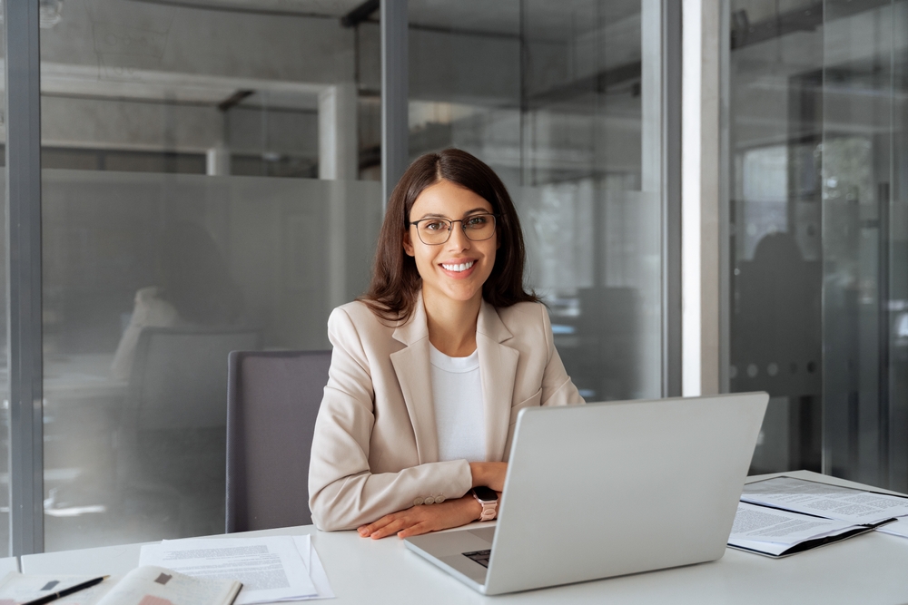 Portrait,Young,It,Specialist,Latin,Hispanic,Business,Lady,Working,On